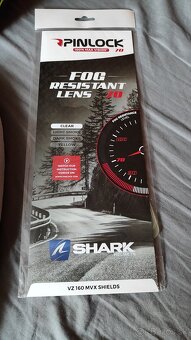 Prilba Shark - 8