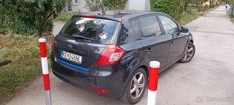 Kia Ceed - 8