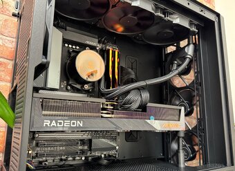 Ryzen 7 9800X3D\32GB\RX 9700XT\SSD\850W Zdroj - 8