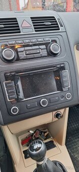 Volkswagen Touran - 8