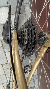 Predám cross trekový bicykel značky VEDORA. - 8
