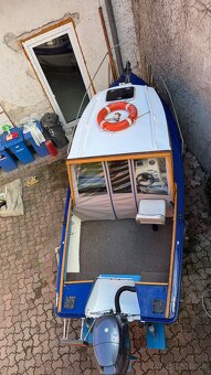 KAJUTOVA LOD - 8