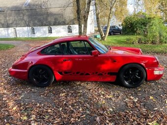 Porsche 911 Carrera 4 z roku 1990 - 8