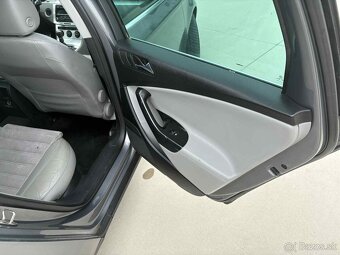Predam Volkswagen Passat b6 2.0TDI,103KW ,R.v.2008, - 8