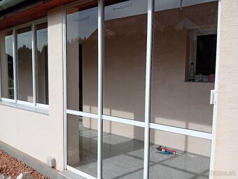 ZASKLENIE BALKÓNA,ČI TERASY LACNEJŠIE? ROLETY, ŽALÚZIE? - 8