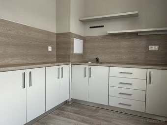3 izb. tehlový byt s loggiou v BA, Ružinove, pri OC Centrál - 8