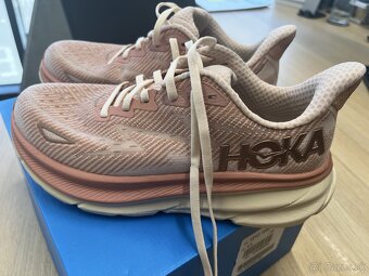 Botasky Hoka - 8