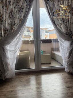 Priestranný 3-izbový byt s dvoma loggiami - Senec - 8
