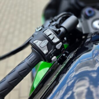 Kawasaki Ninja 1000 SX zelená - 8