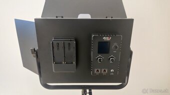 Profesionálne dvojfarebné LED svetlo Viltrox VL-D85T - 8