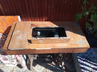 Šijací stroj manualny - 8