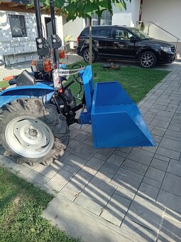 Transportný box hydraulicky sklápateľný za malotraktor - 8