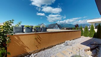 NADŠTANDARDNÝ RODINNÝ DOM - 8