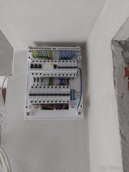 ELEKTRIKÁR - 8