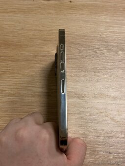 Predám Apple IPhone 13 PRO 256GB Gold Bežné Známky - 8