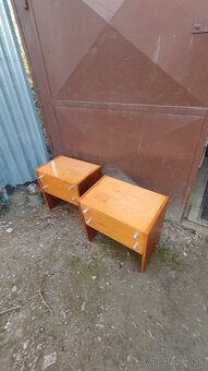 Predám 2 x retro nočné stolíky cena 60 eur. - 8