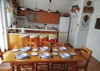 Rodinný dom v obci Réca s vlastnou saunou čaká na vás - 8
