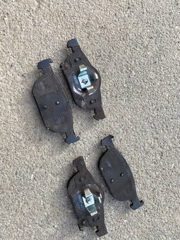 Predám brzdové doštičky na Honda Civic 2013 - 8