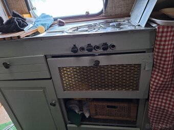 Predám starší obytný prives - 8