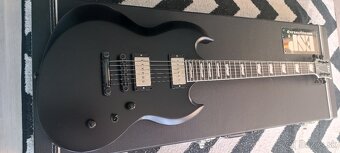 Predám elektrickú gitaru ESP LTD VIPER 400 Baritone Black - 8