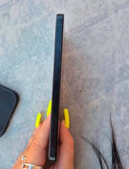 iPhone 15 - 8