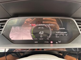 Audi E-tron 55 quattro S line - 8