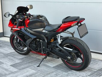 Suzuki GSXR 750 k9 - 8