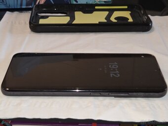 Samsung Galaxy S22 Plus 256GB - 8