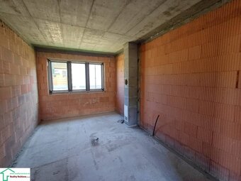 Rozostavaný rodinný dom v obci Betliar - 8