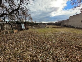 Nána-RD na predaj s 1979 m2 pozemkom vhodný na podnikanie - 8