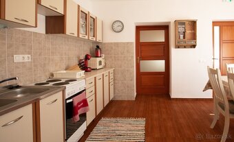 VIDIECKA USADLOSŤ blízko hraníc V MAĎARSKU, obec MESZES - 8