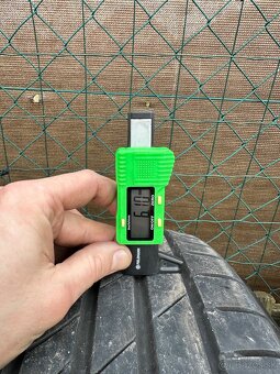 205/60 R16 92V letné KUMHO - 8