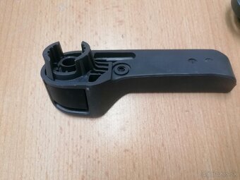 Kľučky, Páčky odistovania Kapoty Octavia1, Fabia1 - 8