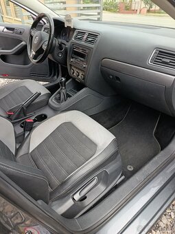 Volkswagen Jetta, benzín 1.4 TSI Highline - 8