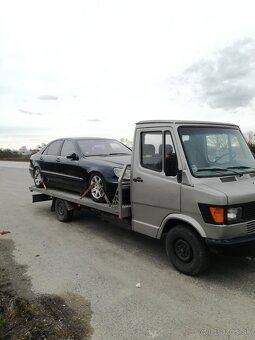 Mercedes 307 D  /  300 D - 8