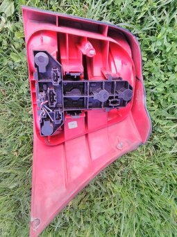Zadné svetlá na golf4 hatchback alebo kúpim - 8