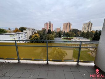 3 izbovy byt s terasou Colorhouse 1 - 8