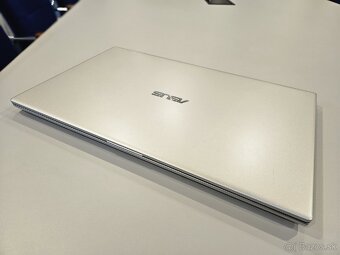 Asus VivoBook 17,3 notebook - 8