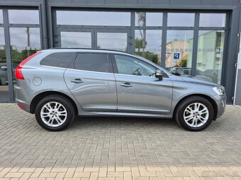 Volvo XC60 D4 2.4L Drive-E Momentum Geartronic AWD - 8