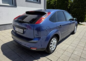 FORD FOCUS 1.6 BENZÍN 1.MAJITEĽ KÚPENÉ NA SLOVENSKU 2006 - 8