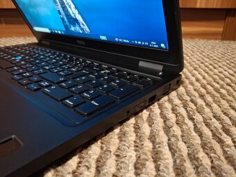 DELL Latitude 5580 s i5 ,FullHD, podsvietená klávesnica - 8