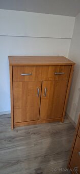 Komoda, nočný stolík, písací stolík, postel - 8