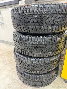 245/45 R18 DOT03/24 Pirreli + Original Disky VW Sebring - 8