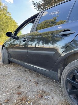 Predám Volkswagen Golf 5 1.9 TDi - 8