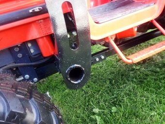 Traktor , malotraktor s čelným nakladačom - 8