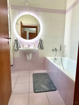 Prenájom 2 izbový byt s vlastným parkovacím miestom - 8