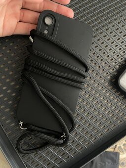 iPhone xr , Samsung - 8