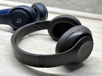 Beats Studio Pro Wireless (black, brown, blue) - 8