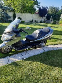 Suzuki Burgman. - 8