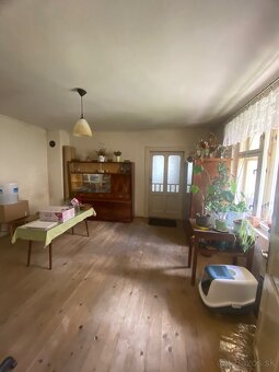 VYHODNA KÚPA Dom s veľkým pozemkom a stodolou - 8